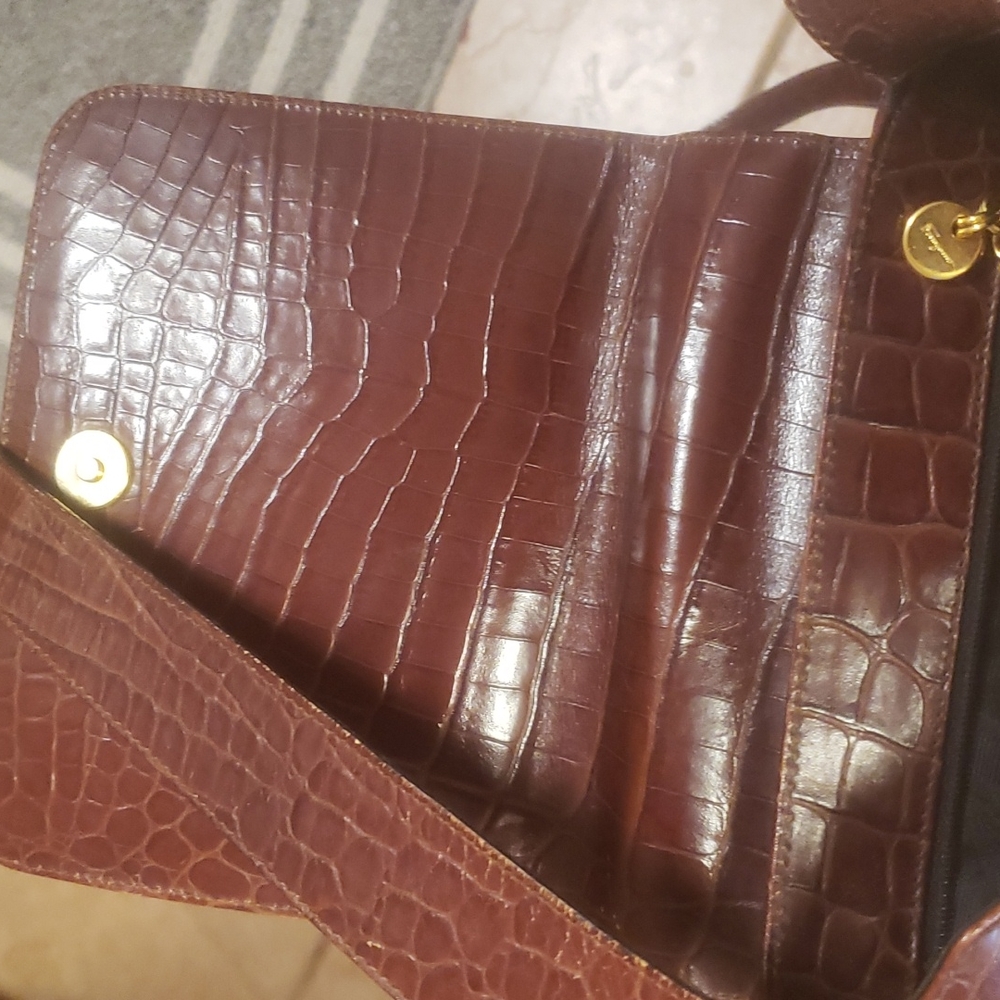 COPY - VINTAGE Salvatore Ferragamo Embossed Made In Italy Purse - Picture 11 of 16